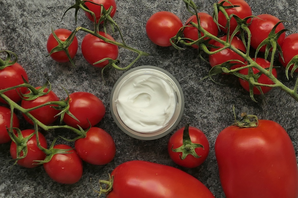 przepis na pomidorowy krem do twarzy